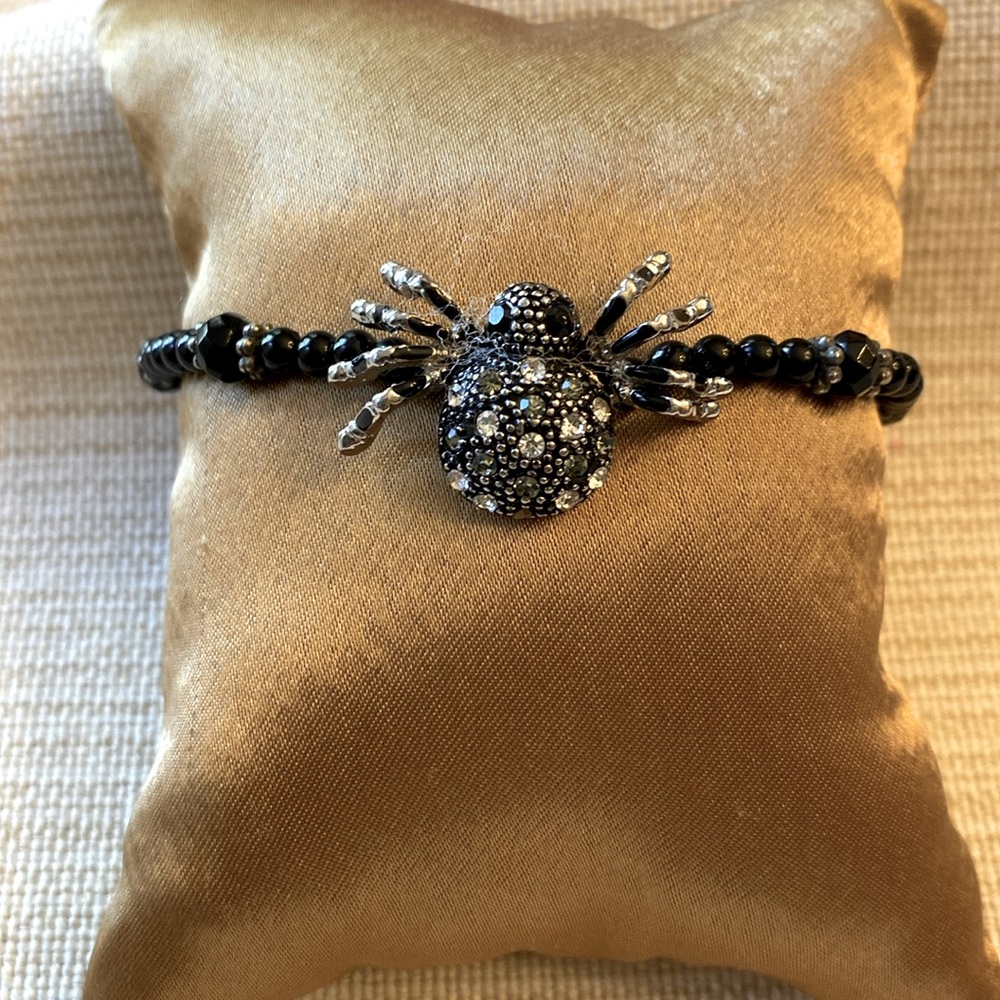 Silver Black Spider Beaded Stretch Bracelet Rhinestones. Perfect for Halloween